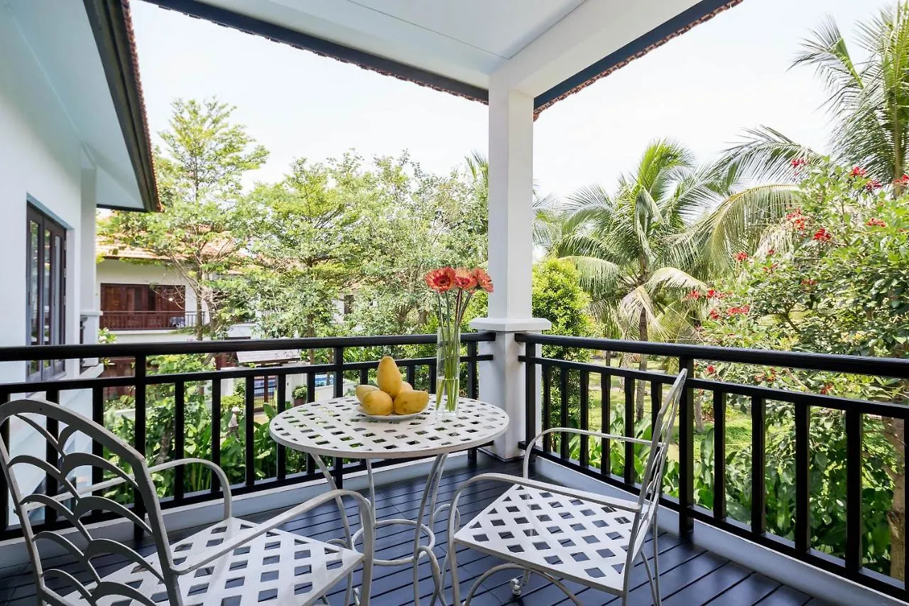 Outstanding Villa In Beach Resort Da Nang 0*,