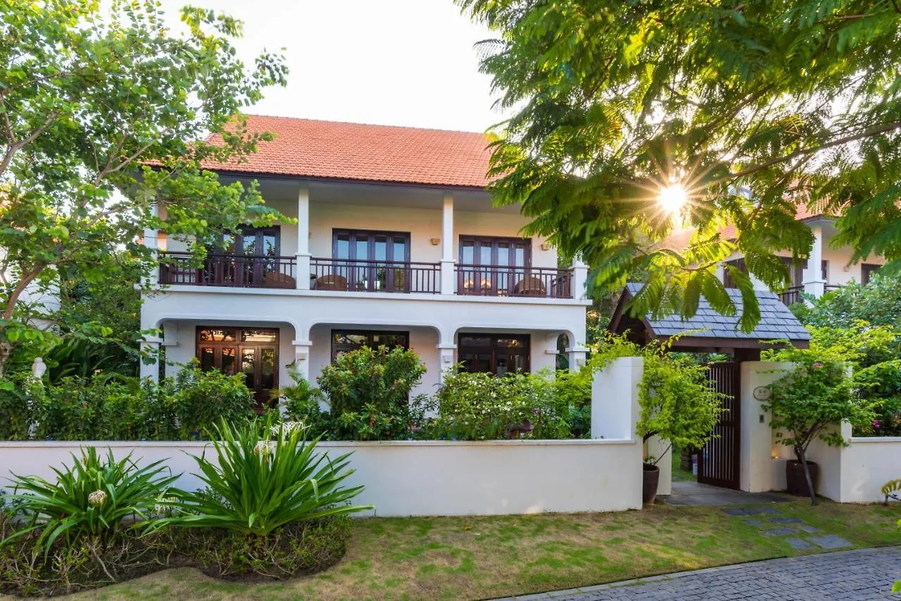 Outstanding Villa In Beach Resort Da Nang 0*,